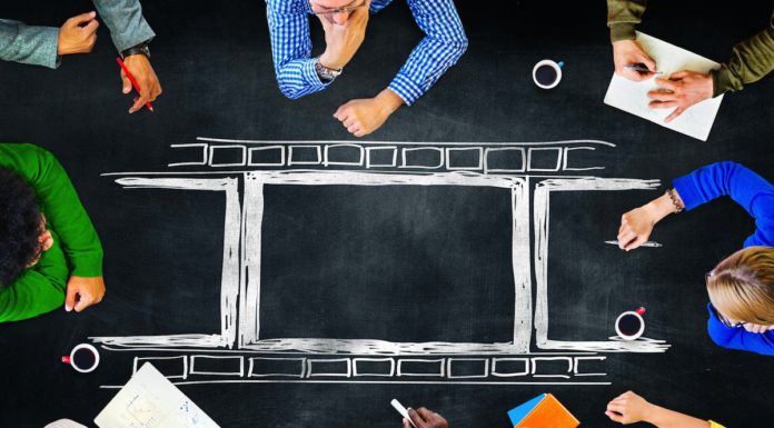 Directeur de production – Organise au nom du producteur la réalisation…