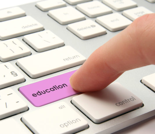 Formation mixte: en ligne et en école sont proposées pour les métiers suivants…